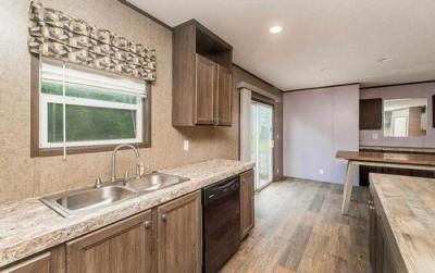 Photo 4 of 14 of home located at 27115 Reid Rd Loranger, LA 70446