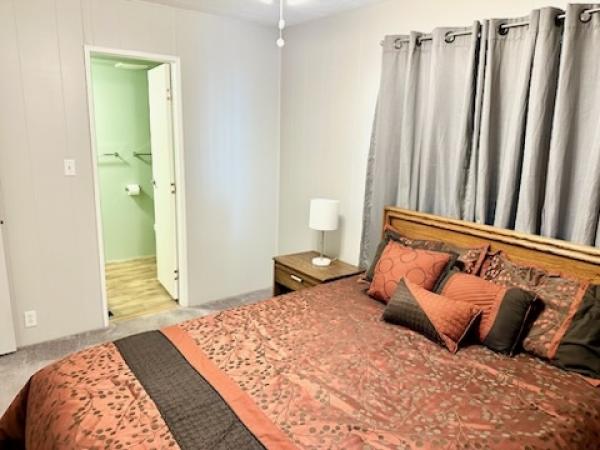 1974 GOLD Manufactured Home