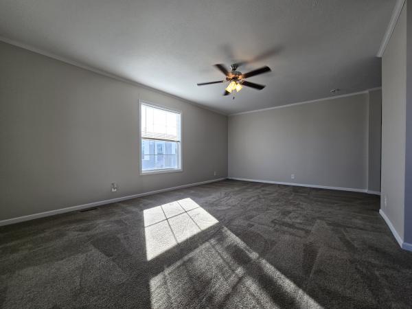 2020 Champion RA2856205 Mobile Home