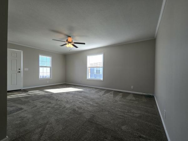 2020 Champion RA2856205 Mobile Home