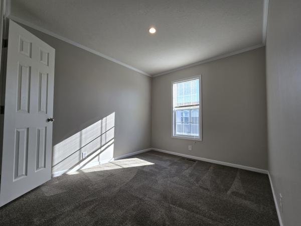 2020 Champion RA2856205 Mobile Home