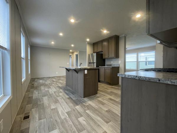 2021 Champion RFN2856907 Mobile Home