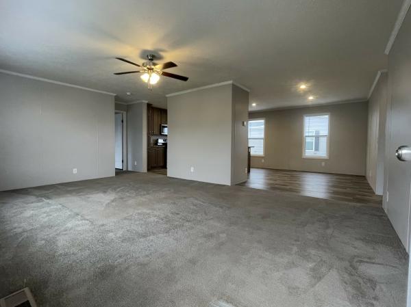 2021 Champion RFN2856907 Mobile Home