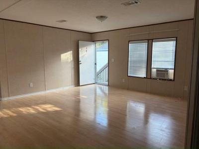 Photo 4 of 6 of home located at 13450 S. W. 6th Place Davie, FL 33325