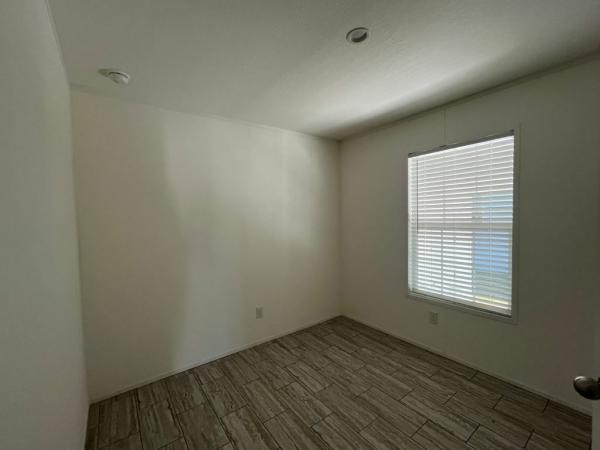 2025 Champion - Lake City LaBelle - power by 12/15 Mobile Home