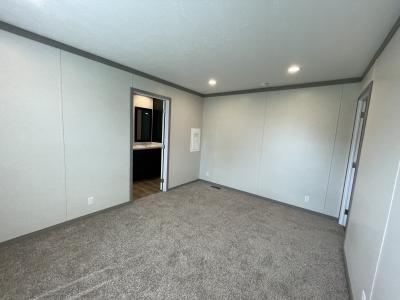 Photo 3 of 8 of home located at 5143 Kidway Ct Sterling Heights, MI 48310