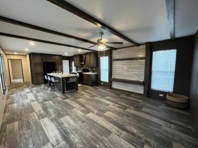 Photo 4 of 29 of home located at 126 Peggy #Pg126 Conroe, TX 77301