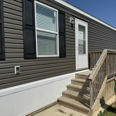 Photo 3 of 33 of home located at 9901 State Road 3 #0113 Muncie, IN 47303