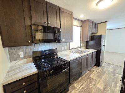 Mobile Home at 117 Beech Highland, MI 48357