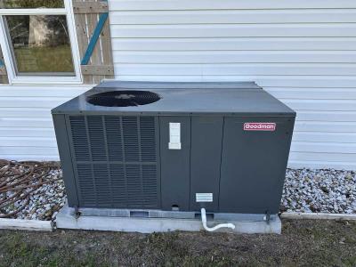 Photo 5 of 17 of home located at 35117 Waters Edge Dr Fruitland Park, FL 34731