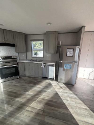 Photo 4 of 7 of home located at 6121 Collins Rd., #144 Jacksonville, FL 32244