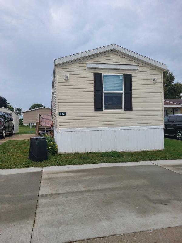 Photo 1 of 2 of home located at 3202 So. 12th St Marshalltown, IA 50158