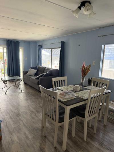 Photo 4 of 5 of home located at 10001 W. Frontage Rd. # 127 South Gate, CA 90280