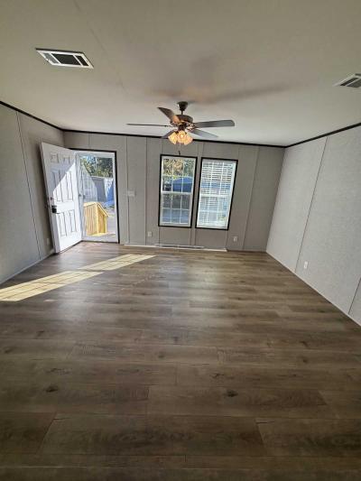 Photo 4 of 7 of home located at 5291 Collins Rd., #132 Jacksonville, FL 32244