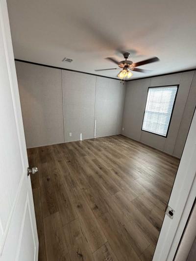 Photo 5 of 7 of home located at 5291 Collins Rd., #132 Jacksonville, FL 32244