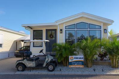 Photo 5 of 38 of home located at 11911 66th St.n Largo, FL 33773