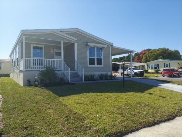 Photo 1 of 2 of home located at 1 Aloe Way Leesburg, FL 34788