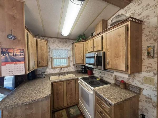 1986 Skyline Manufactured Home