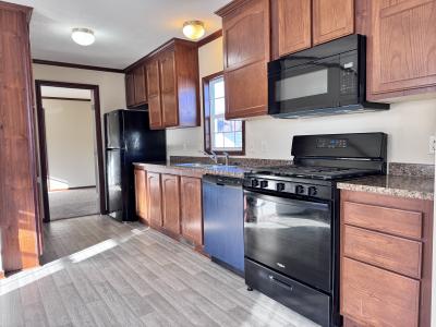 Photo 3 of 6 of home located at 25138 Oxford Woodhaven, MI 48183