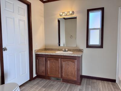 Photo 5 of 6 of home located at 25138 Oxford Woodhaven, MI 48183