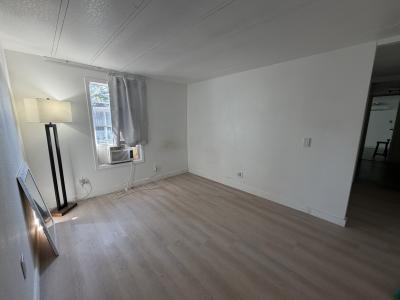 Photo 4 of 8 of home located at 215 Coachman Court Sanford, FL 32773