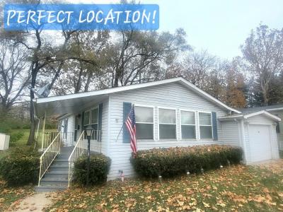 Mobile Home at 240 Parkwood Road Elgin, IL 60123