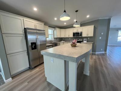 Photo 3 of 20 of home located at 146 Lakeview Drive Leesburg, FL 34788