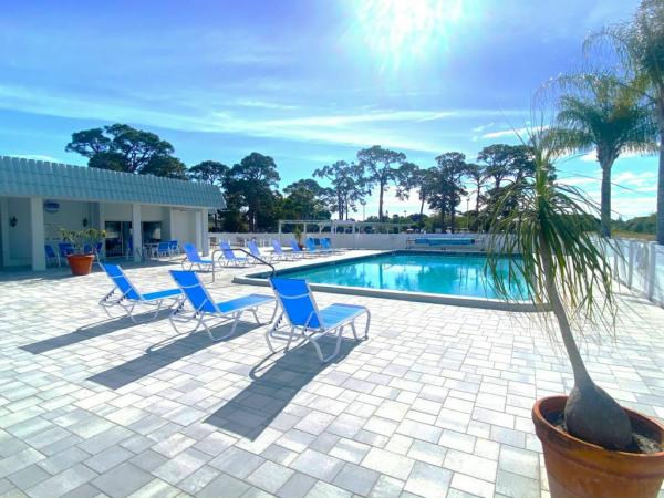 2025 Legacy Housing FG-H-1656-21FKA Manufactured Home