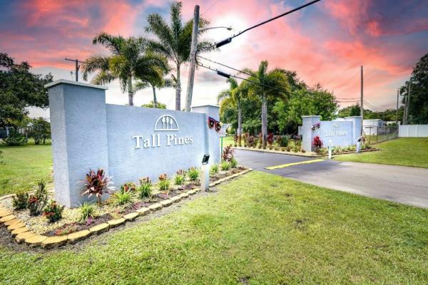 2025 Legacy Housing FG-H-1656-21FKA Manufactured Home