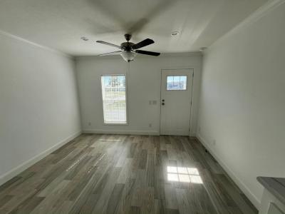 Photo 4 of 19 of home located at 16 Carl St Lake Placid, FL 33852