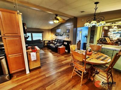 Photo 4 of 30 of home located at 2321 Lakeside Drive Leesburg, FL 34788