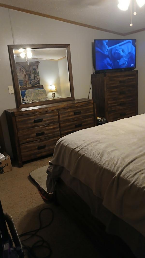 1998 Skyline Manufactured Home