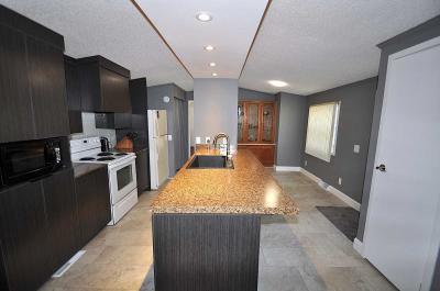 Photo 5 of 14 of home located at 958 Willow St. Lomira, WI 53048