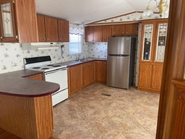 1998 Oakwood Manufactured Home