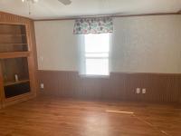 1998 Oakwood Manufactured Home