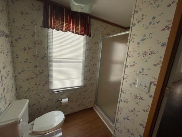 1998 Oakwood Manufactured Home
