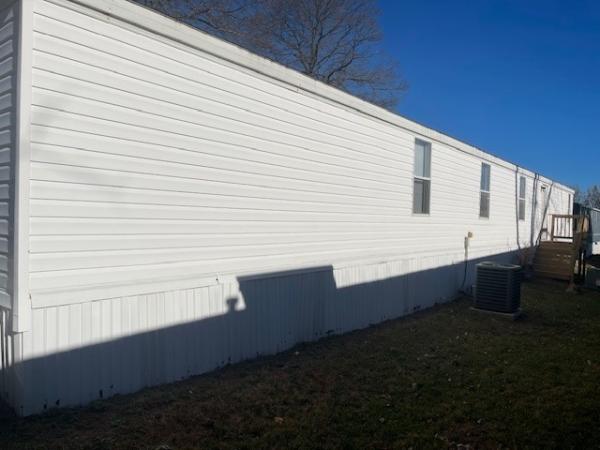 1998 Oakwood Manufactured Home