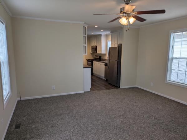 2020 Champion RA1670202 Mobile Home