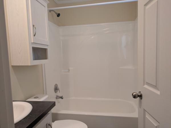 2020 Champion RA1670202 Mobile Home