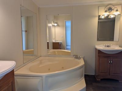 Photo 2 of 12 of home located at 303 E Van Buren Cir Davison, MI 48423