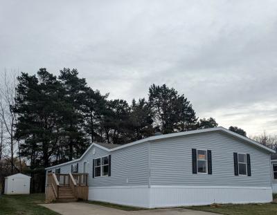 Photo 5 of 12 of home located at 303 E Van Buren Cir Davison, MI 48423