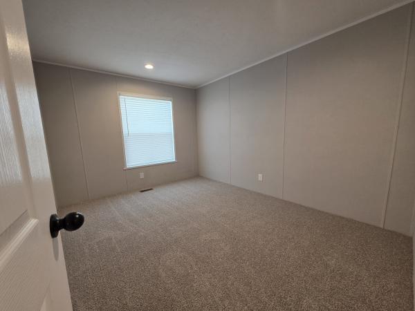 2026 Champion RAPB2860H32174-4BR Mobile Home