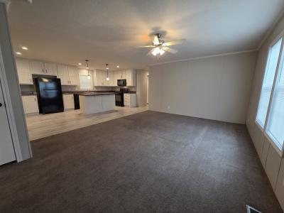 Photo 4 of 11 of home located at 291 Woods Court Flint, MI 48506