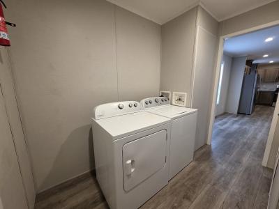 Photo 4 of 12 of home located at 891 Thomas J Drive Flint, MI 48506