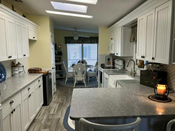 1993 Fleetwood Manufactured Home