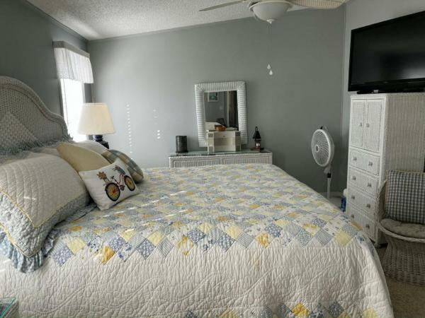 1993 Fleetwood Manufactured Home