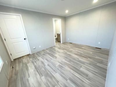 Photo 5 of 15 of home located at 52962 N Yorktown Court #168 Chesterfield, MI 48051