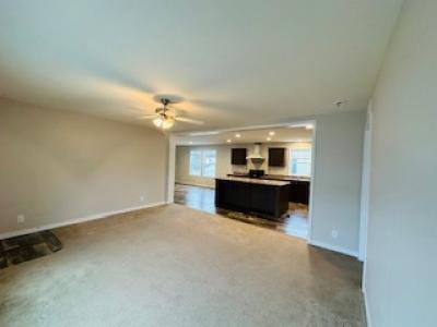 Photo 2 of 14 of home located at 243 Braeburn Dr Muskegon, MI 49442