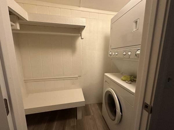 1989 Skyline Manufactured Home