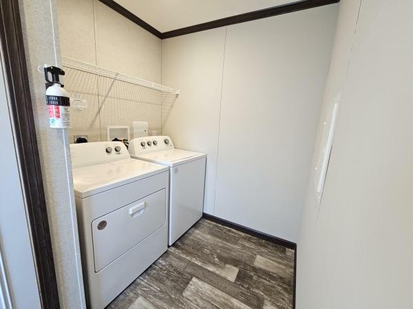 2023 Champion Cedar Cove  Home